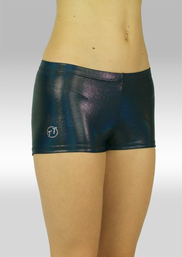 Model; hotpants